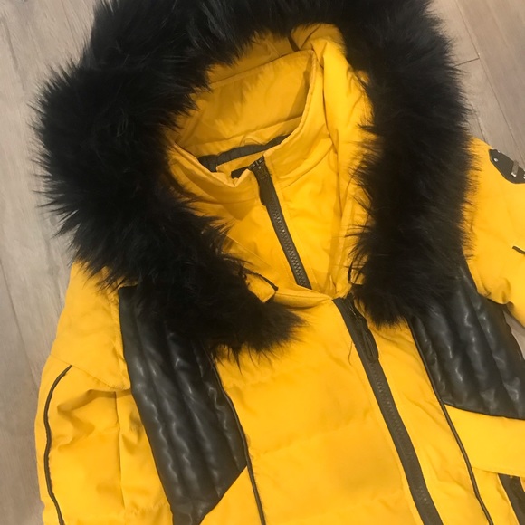 Coat - Picture 2 of 4